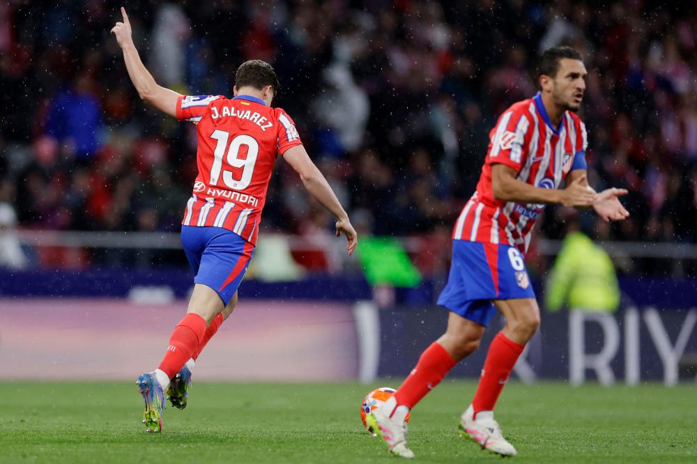 导致比赛陷 导致比赛陷