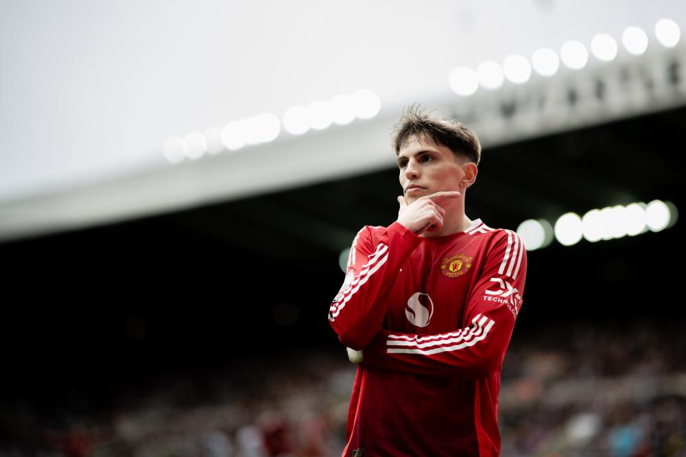 仅使他在比 仅使他在比